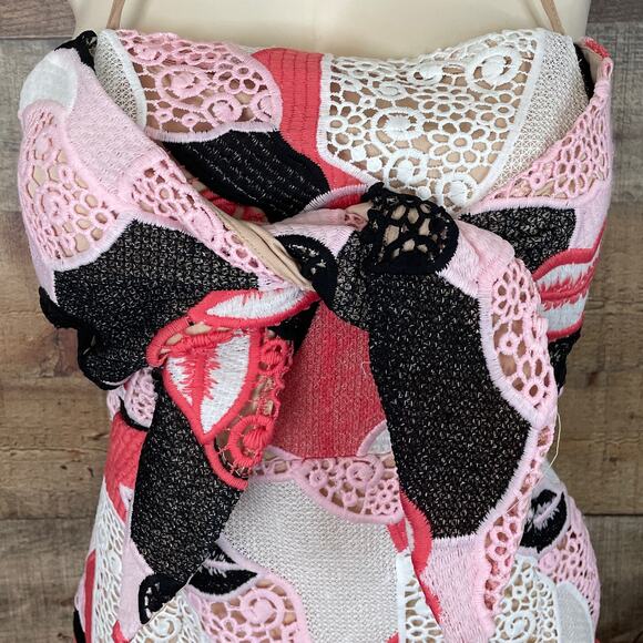 L'atiste Sealed With A Kiss Dress High Low Crochet Lace Halter Size Large NWT - Picture 3 of 10